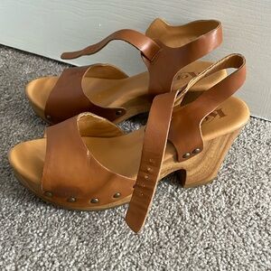 Korks studded mule sandals 7.5
